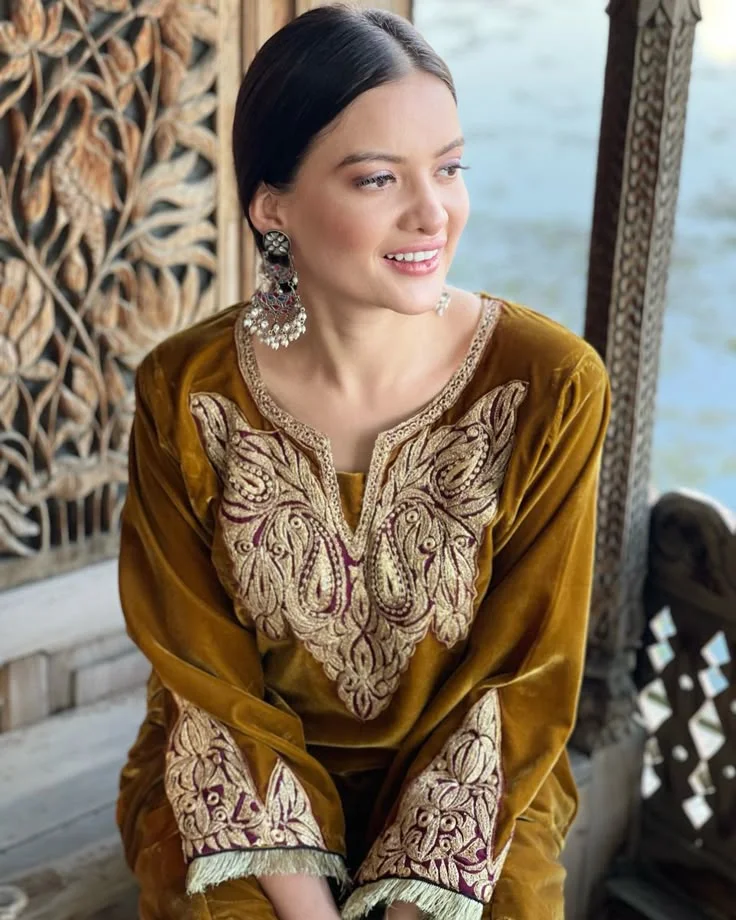 Women's Tilla Pheran